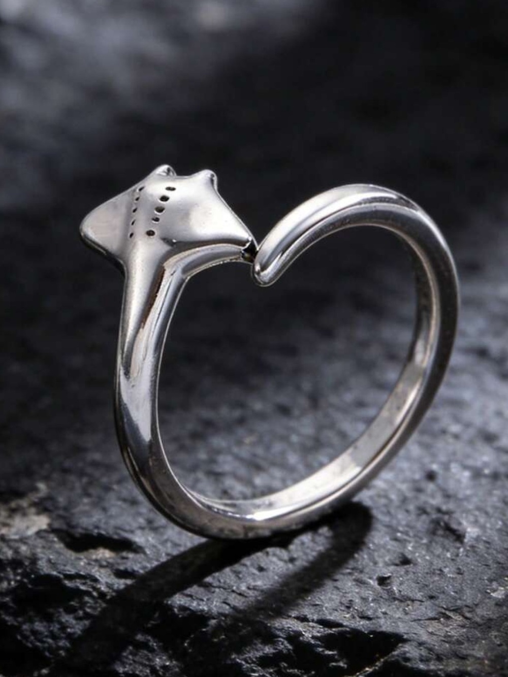 Manta Ray Ring - Picture 6 of 6
